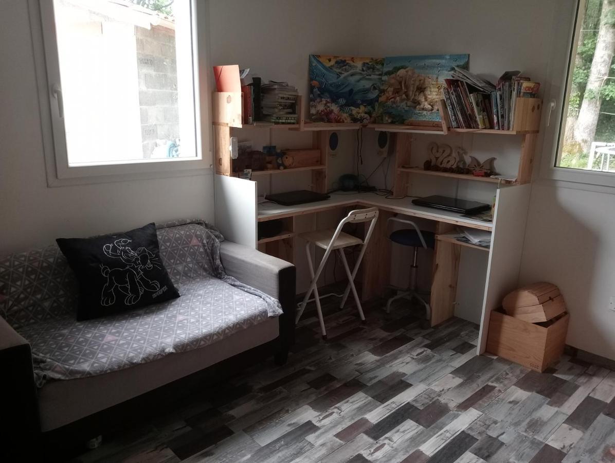 Maison 70M2 Calme Vue Sur Foret Salles  Εξωτερικό φωτογραφία